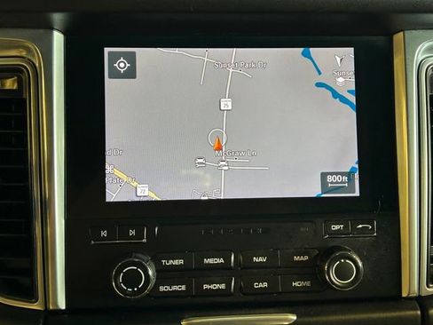 Used 2018 Porsche Macan S image 32