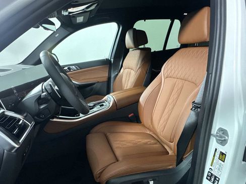 New 2026 BMW X5 M60i w/ Climate Comfort Package image 11