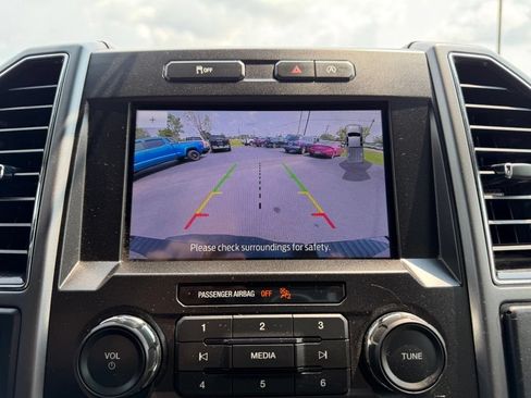 Used 2019 Ford F150 XLT w/ Equipment Group 302A Luxury AWD/4WD image 15
