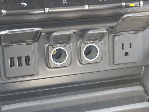 Used 2015 GMC Sierra 1500 SLT w/ SLT Preferred Package image 7