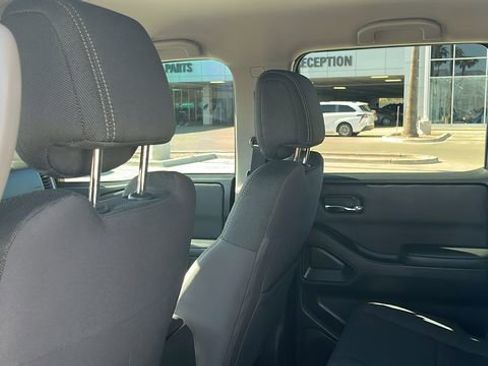 Used 2024 Nissan Frontier SV w/ SV Convenience Package RWD image 19