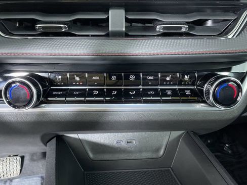 Used 2025 Chevrolet Equinox RS w/ Safety and Technology Package image 25