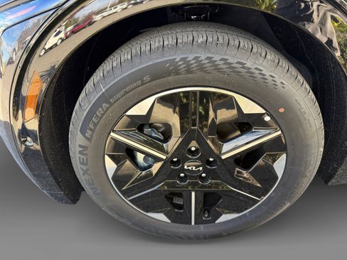 New 2025 Kia EV6 Wind image 9