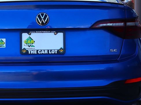 Used 2022 Volkswagen Jetta SE FWD image 21