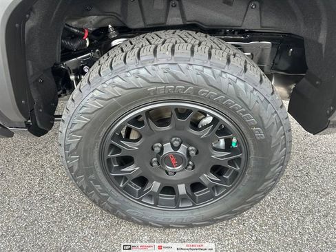 New 2026 Toyota 4Runner SR5 AWD/4WD image 9