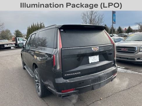 Used 2021 Cadillac Escalade ESV Sport w/ LPO, Illumination Package image 4