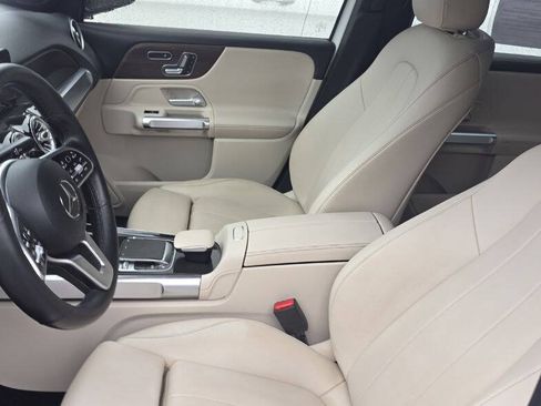 Used 2020 Mercedes-Benz GLB 250 w/ Premium Package image 10