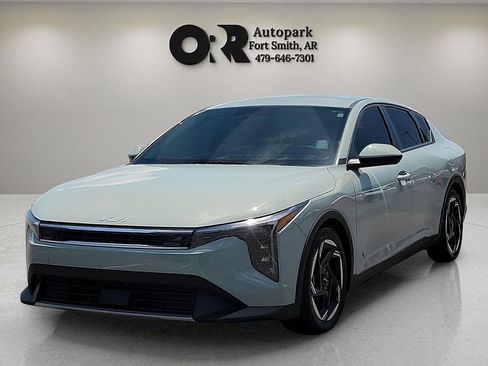 Used 2025 Kia K4 EX FWD image 2