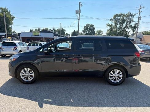 Used 2016 Kia Sedona LX w/ LX Convenience Package FWD image 5