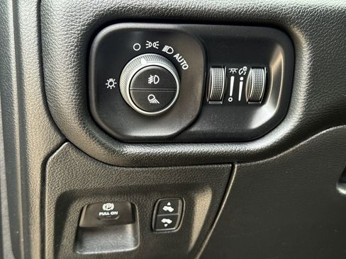 Used 2025 RAM 1500 Laramie AWD/4WD image 23