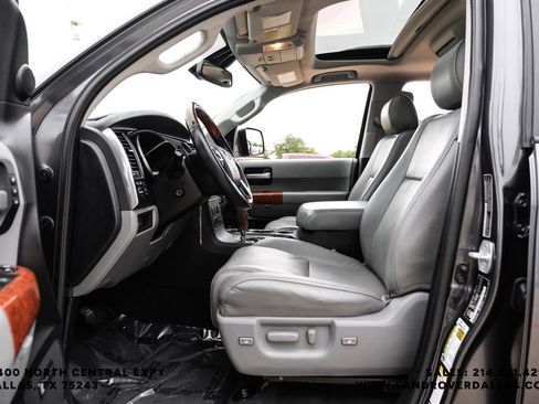 Used 2019 Toyota Sequoia Platinum AWD/4WD image 3