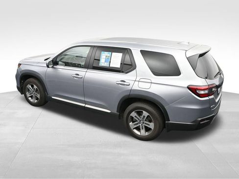Used 2025 Honda Pilot EX-L image 32