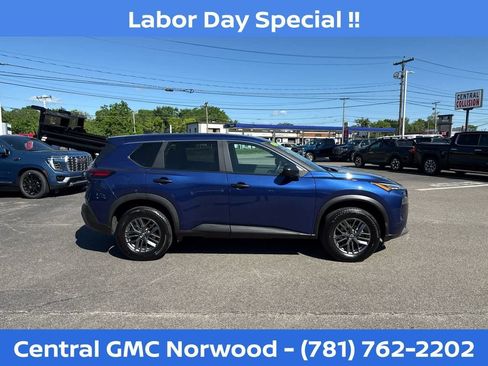 Used 2023 Nissan Rogue S AWD/4WD image 6