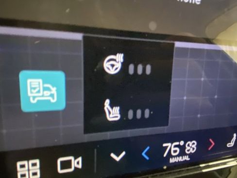 Certified 2025 Volvo XC60 B5 Plus image 24