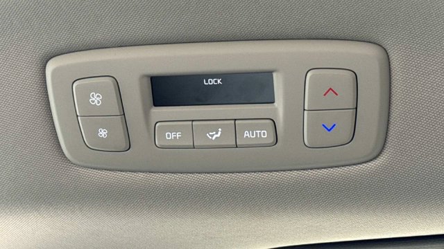 Used 2025 Kia Carnival SX FWD image 20