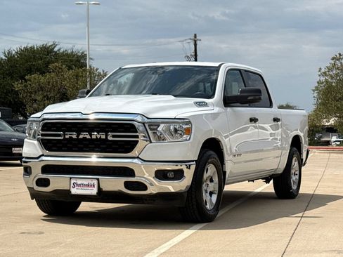 Used 2023 RAM 1500 Big Horn AWD/4WD image 3