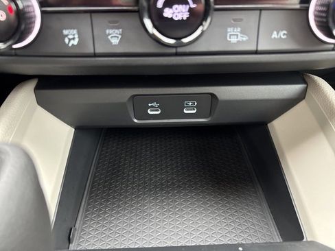 Used 2025 Honda Accord SE image 29