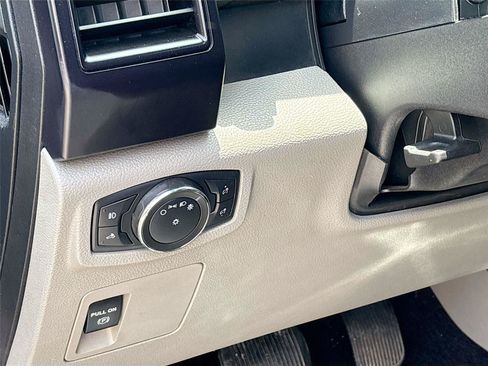 Used 2017 Ford F150 XL w/ Equipment Group 101A Mid RWD image 10