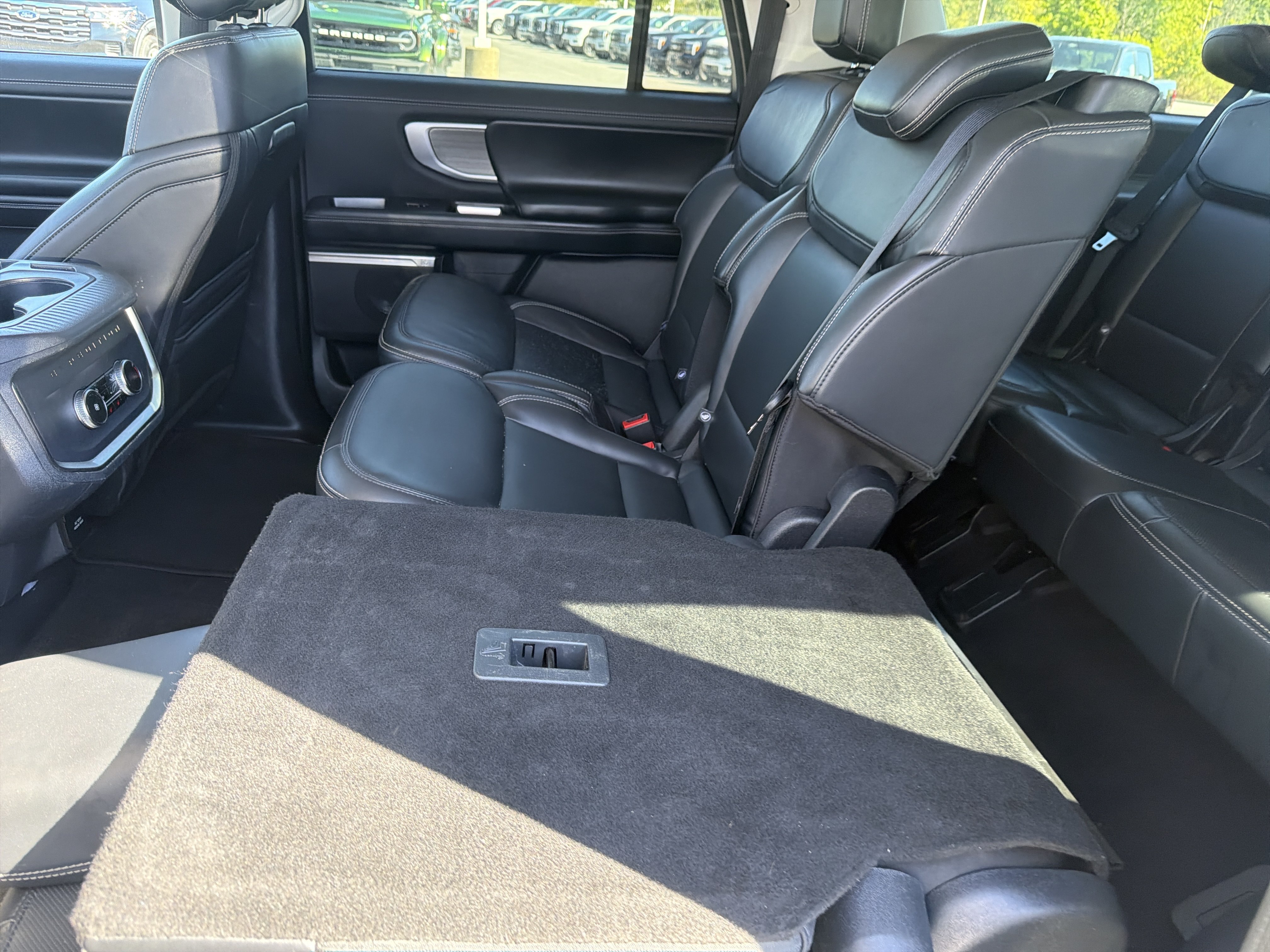 Used 2025 Ford Expedition Max Platinum AWD/4WD image 13