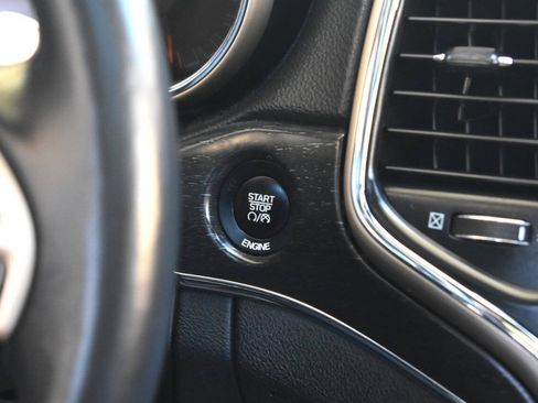 Used 2015 Jeep Grand Cherokee Limited w/ Luxury Group II AWD/4WD image 57