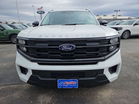 New 2025 Ford Expedition Max Active image 3