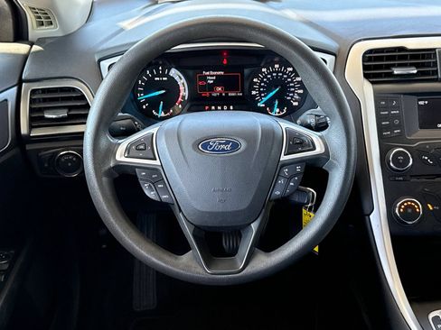 Used 2015 Ford Fusion SE FWD image 22