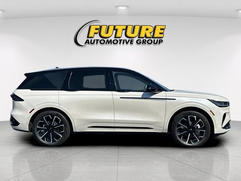 New 2026 Lincoln Nautilus Reserve AWD/4WD image 2