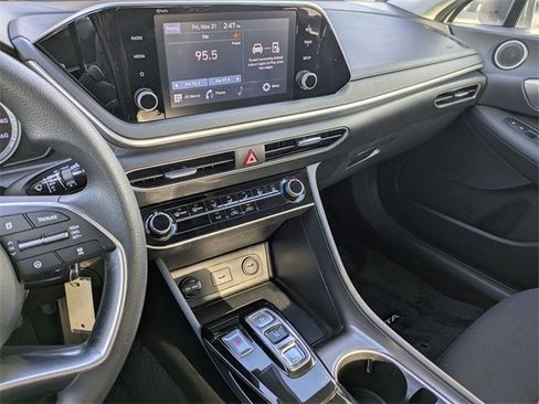 Certified 2023 Hyundai Sonata SE w/ Winter Weather Package image 11