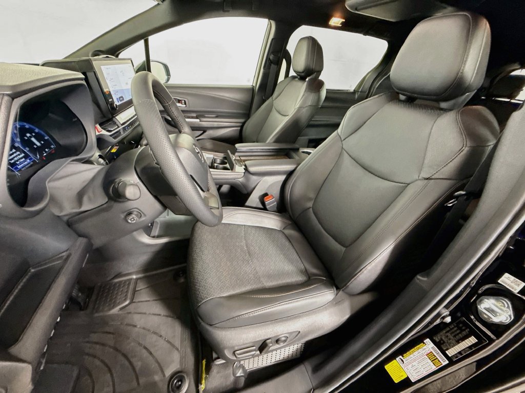 Used 2026 Toyota Sienna Platinum AWD/4WD image 21