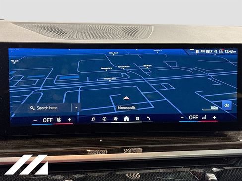Used 2024 BMW X7 xDrive40i w/ Premium Package AWD/4WD image 15