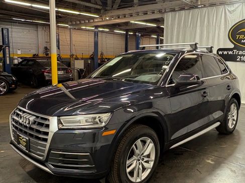 Used 2020 Audi Q5 2.0T Premium w/ Convenience Package image 3