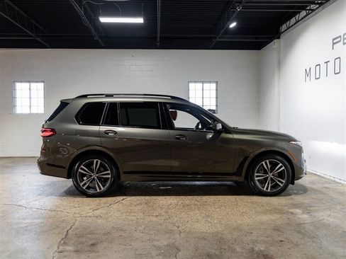 Used 2024 BMW X7 xDrive40i w/ Executive Package AWD/4WD image 9