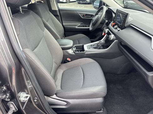 Used 2022 Toyota RAV4 LE image 13