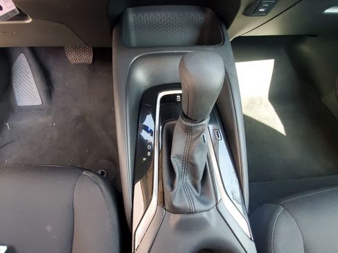 Used 2025 Toyota Corolla LE FWD image 16