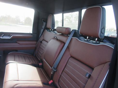 New 2026 GMC Sierra 2500 Denali Ultimate image 15