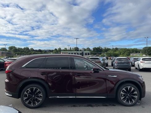 Used 2024 MAZDA CX-90 Plug-In Hybrid w/ Premium Pkg image 4