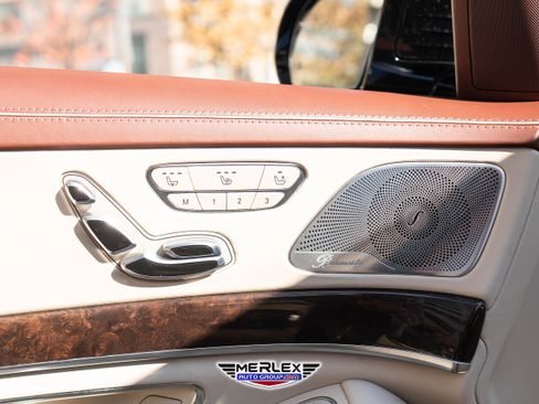 Used 2018 Mercedes-Benz S 560 4MATIC Sedan w/ Premium Package image 43