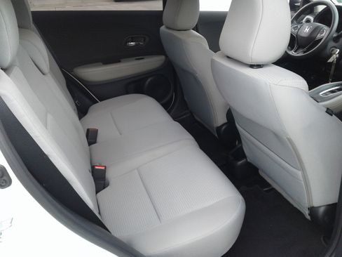 Used 2021 Honda HR-V LX image 11