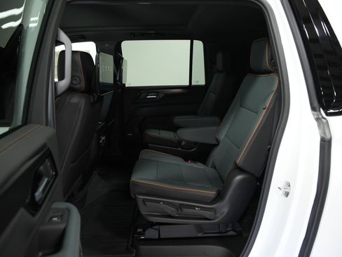 New 2026 GMC Yukon XL AT4 w/ AT4 Premium Plus Package AWD/4WD image 25
