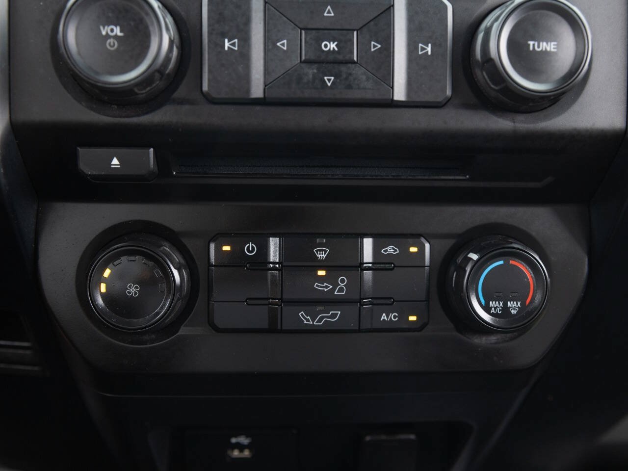 Used 2016 Ford F150 XL w/ Equipment Group 101A Mid RWD image 35