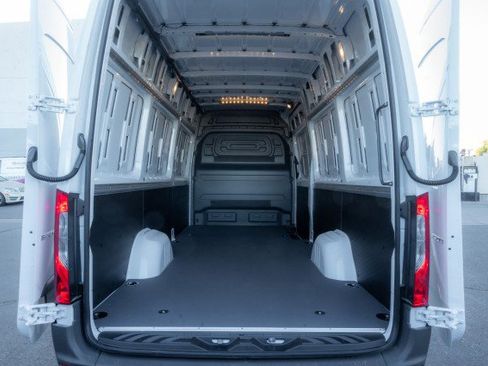 New 2026 Mercedes-Benz Sprinter 2500 image 8