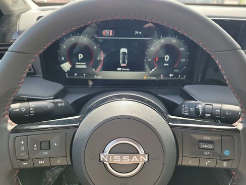 New 2026 Nissan Kicks SR w/ Illumination Package FWD image 9