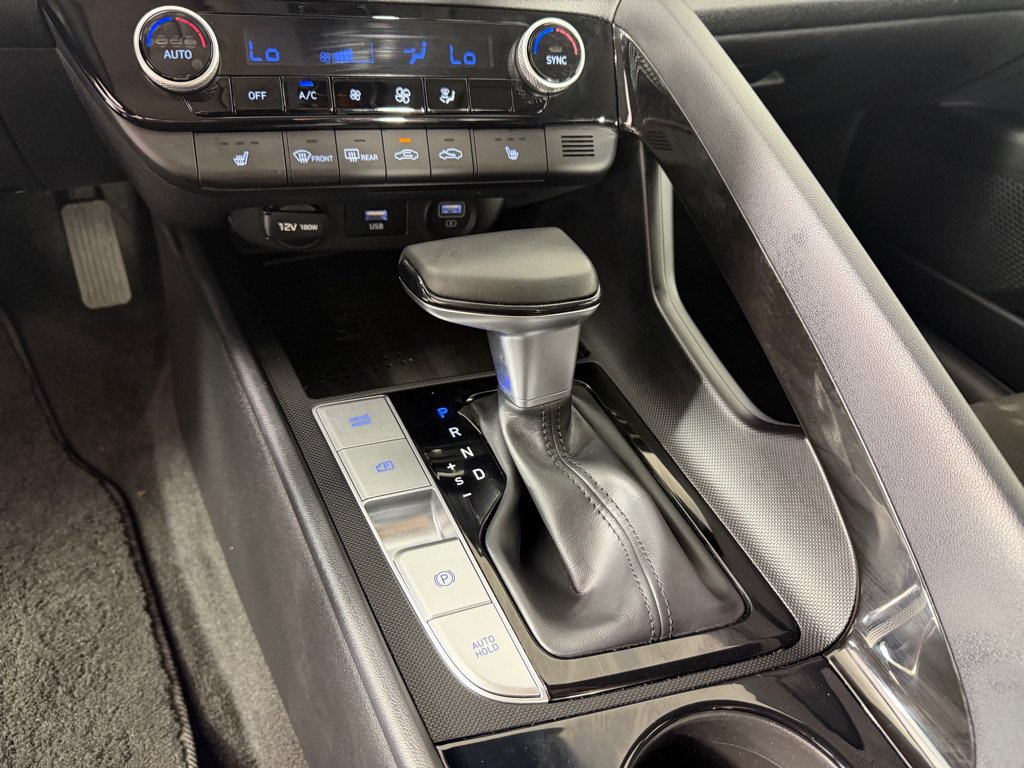 Used 2023 Hyundai Elantra SEL w/ Convenience Package FWD image 18