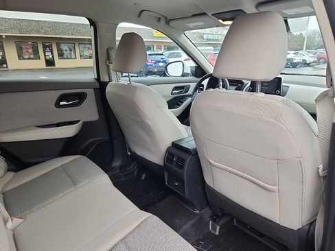 Used 2023 Nissan Rogue SV AWD/4WD image 27