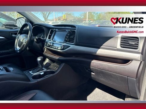 Used 2014 Toyota Highlander XLE AWD/4WD image 34