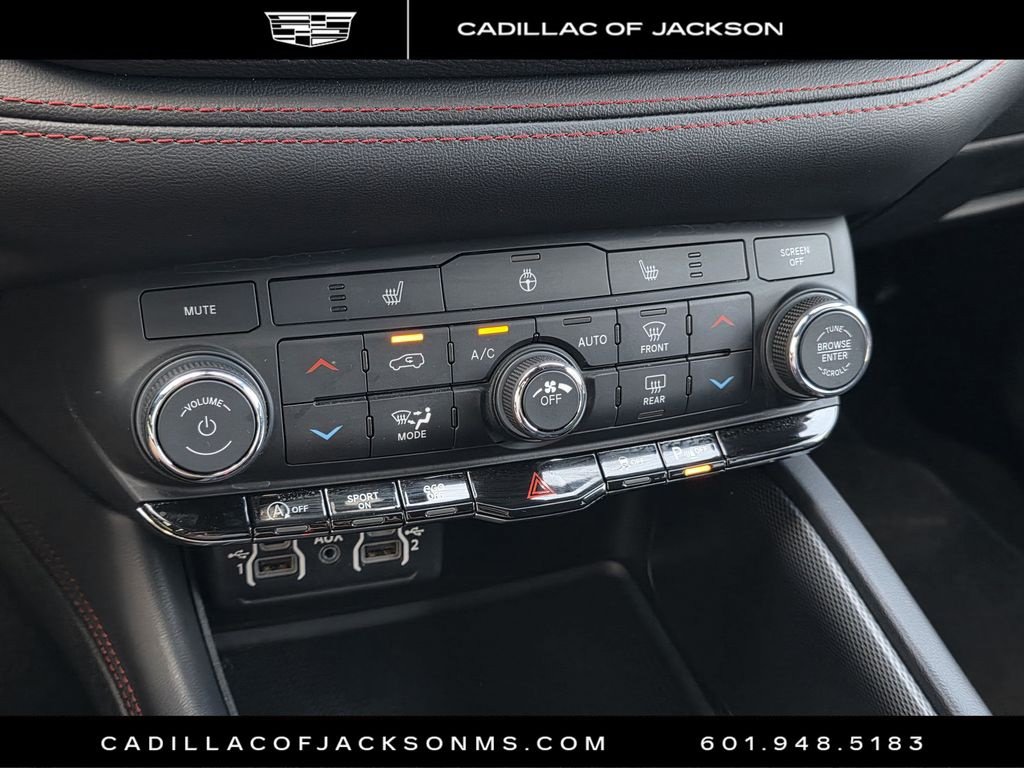 Used 2025 Dodge Durango GT AWD/4WD image 16
