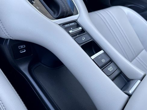 Certified 2025 Honda HR-V EX-L image 20
