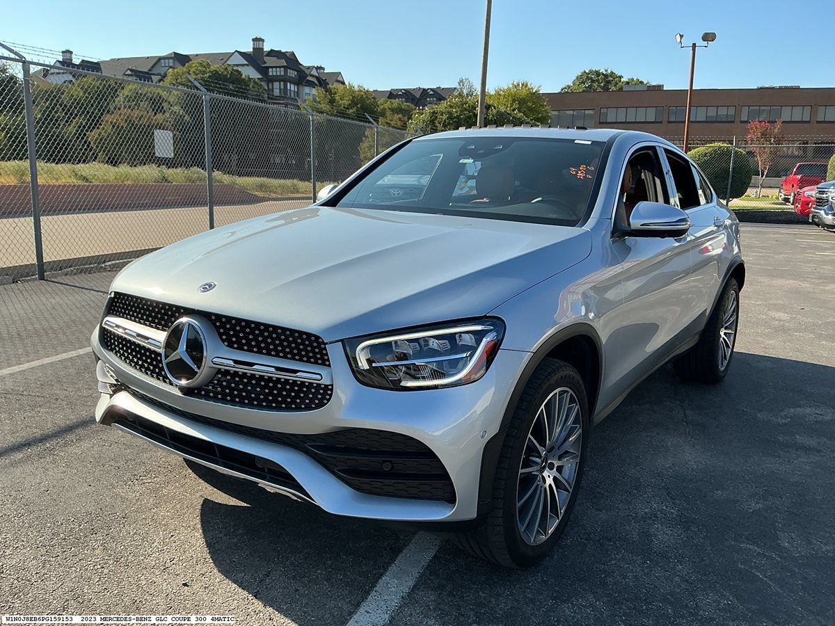 Used 2023 Mercedes-Benz GLC 300 4MATIC Coupe image 4