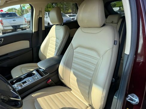Used 2019 Ford Edge SEL w/ Equipment Group 201A AWD/4WD image 16