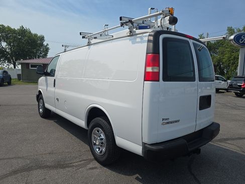 Used 2015 Chevrolet Express 2500 RWD image 8